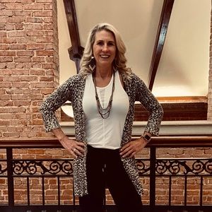 Meet your Posher, Dana